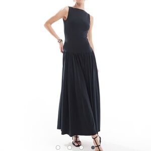 Elegant Open- Back Midi Dress